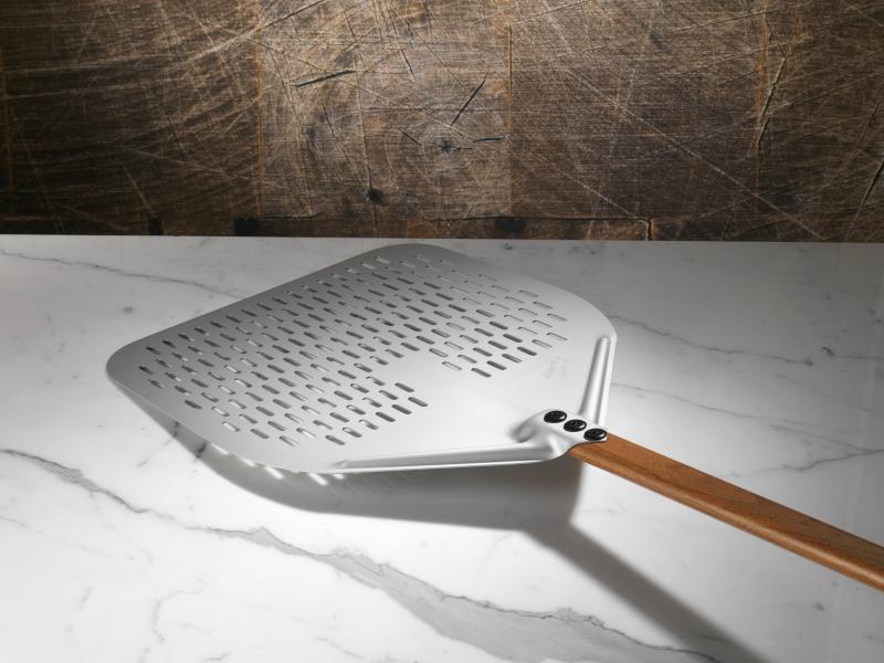 GEFU Pala Per Pizza Slide – Superficie Perforata 32x32 Cm, Manico Pieghevole – Perfetta Per Forno E Barbecue