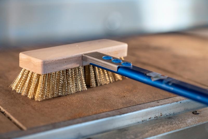 Electric ovens brush, low height head brass bristles